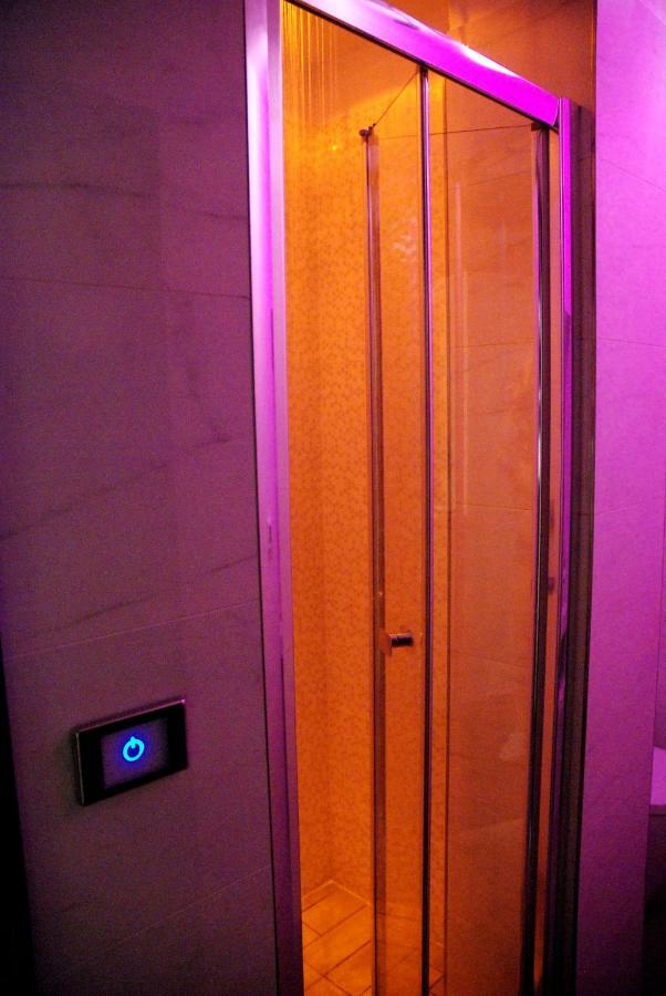 New Emotion Room Трієст Екстер'єр фото